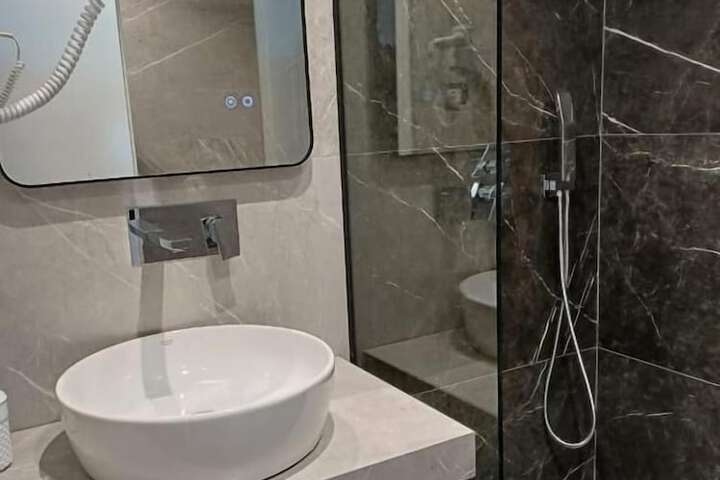 Room 65 of 109