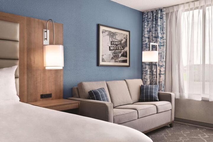 2 Queen Beds (12 of 16)
