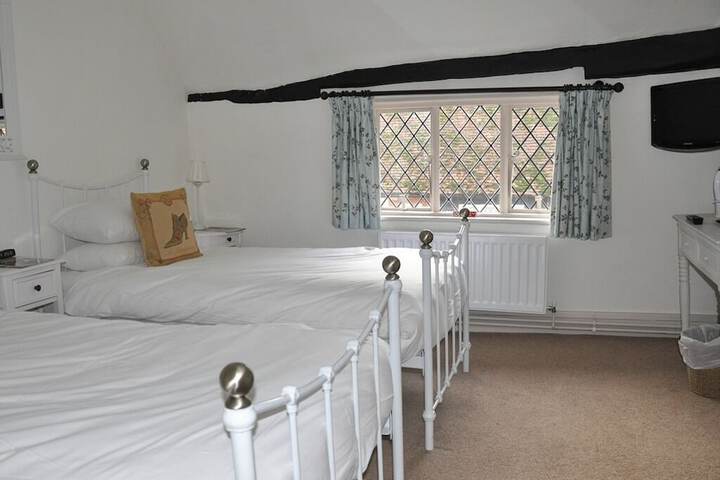 Room 3 of 9