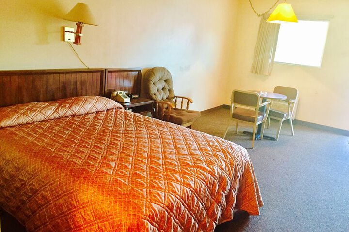 Room 12 of 34