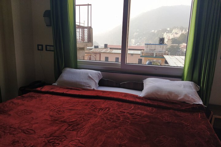 Room 14 of 34