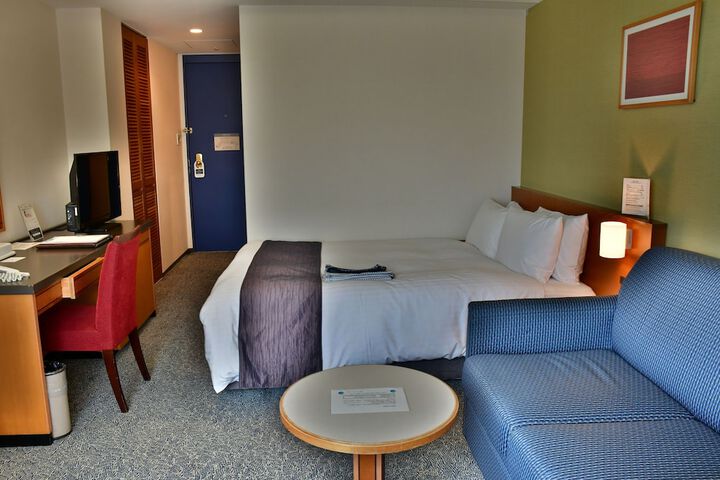 Room 10 of 36