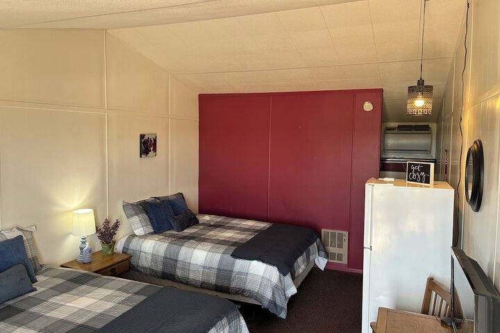 Room 4 of 20