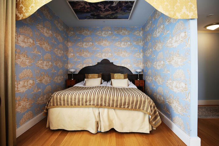 Room 15 of 54