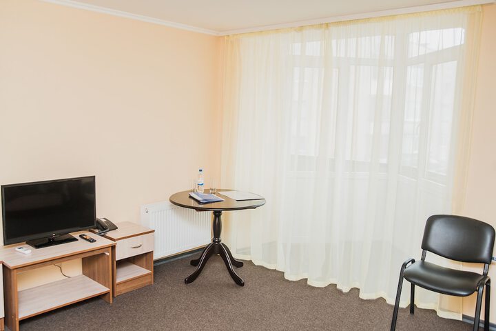 Room 16 of 28