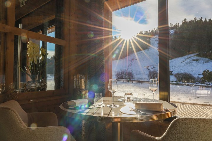 Dining 37 of 64