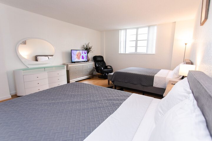Room 14 of 108