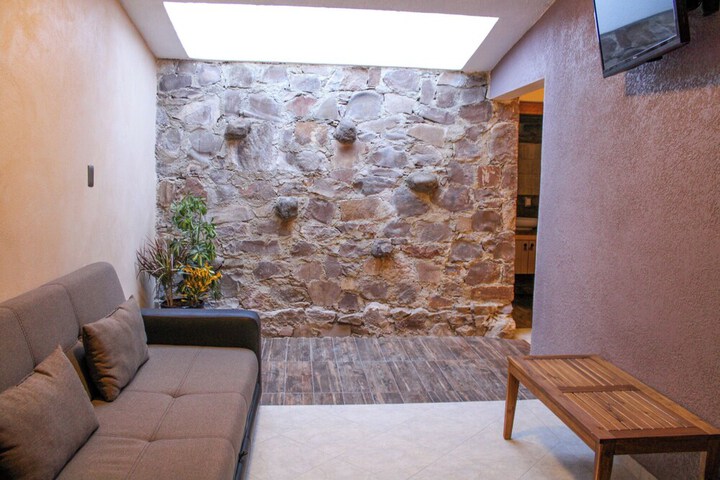 Room 14 of 27