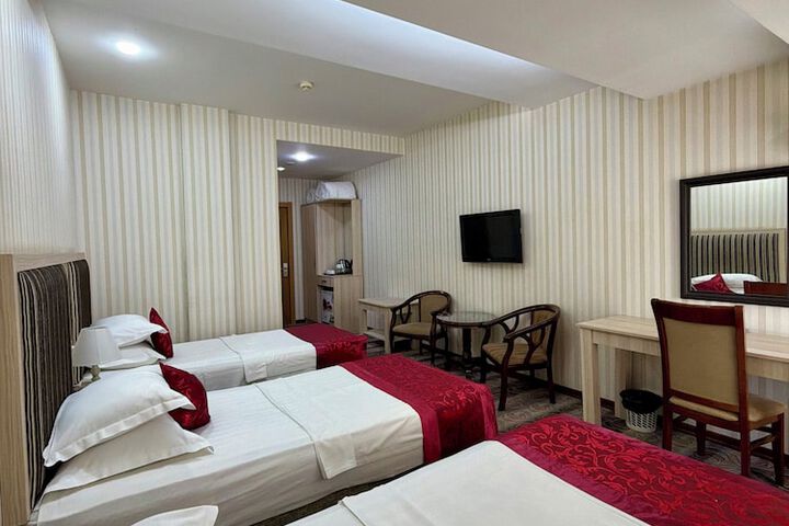 Room 17 of 43