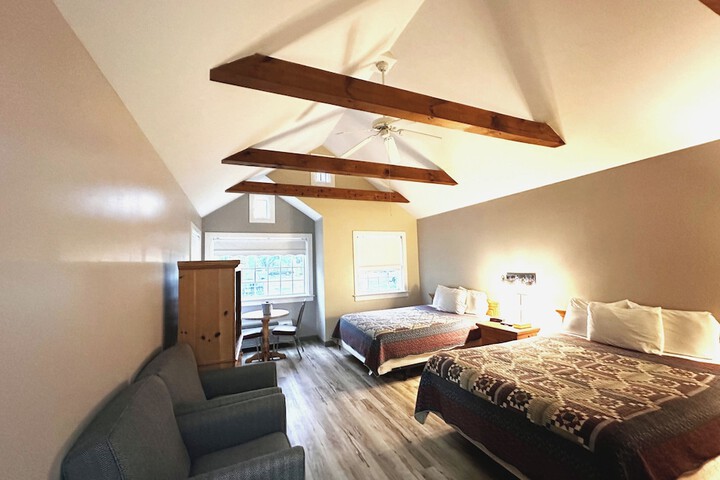 2 Queen Beds Not Pet Friendly (2 of 15)