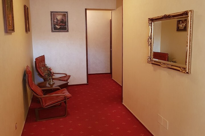 Room 8 of 78