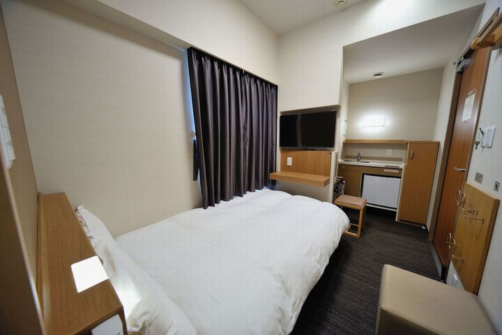 Room 11 of 93