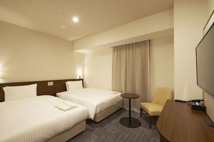 Room 21 of 43