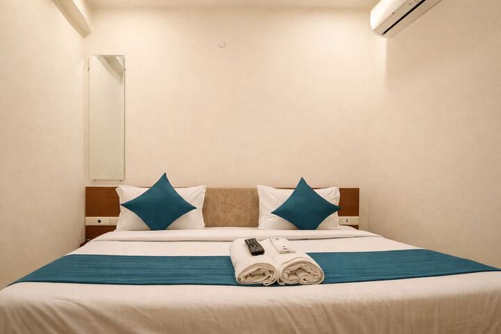 Room 6 of 11