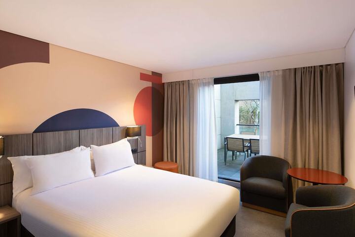 Room 15 of 108
