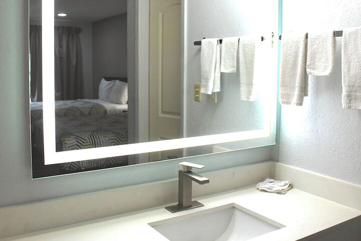 Room 17 of 24