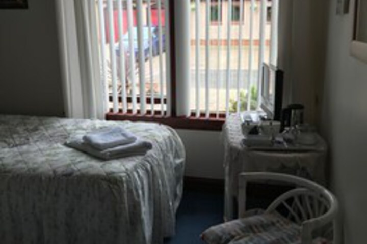 Room 9 of 22