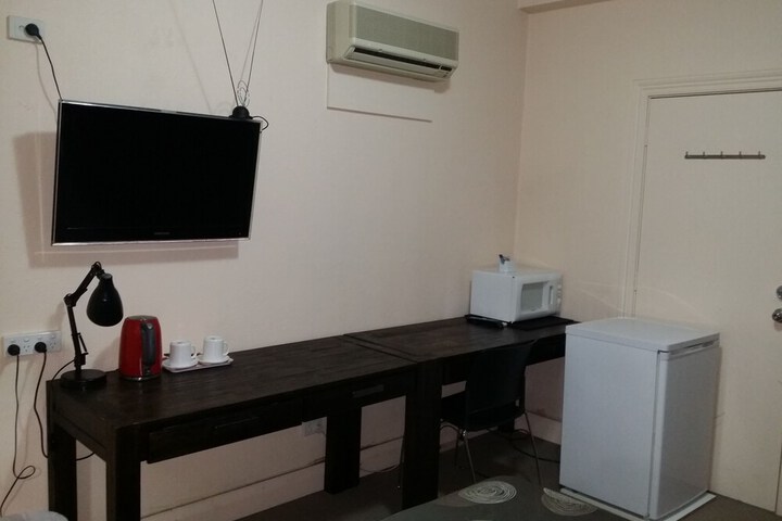 Room 42 of 85