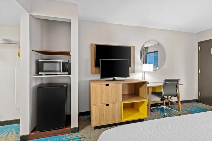 Room 16 of 36