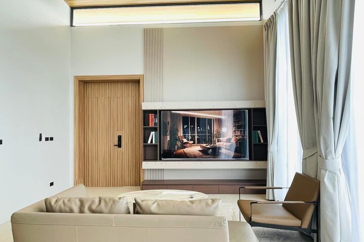 Room 42 of 107
