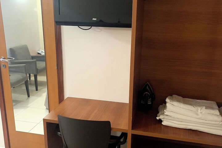 Room 3 of 26
