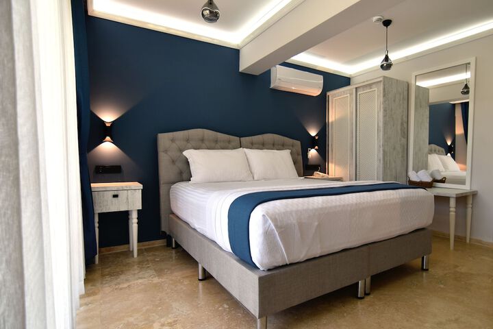 Room 4 of 19
