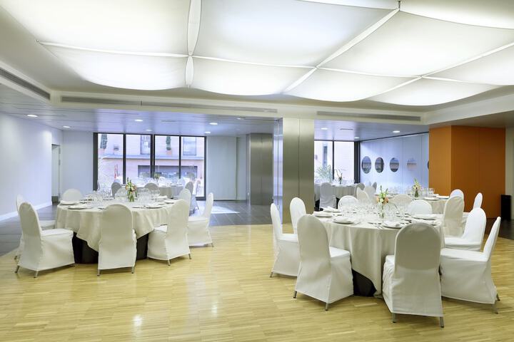Banquet hall