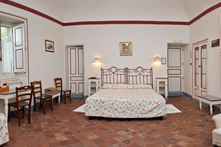 Room 4 of 26