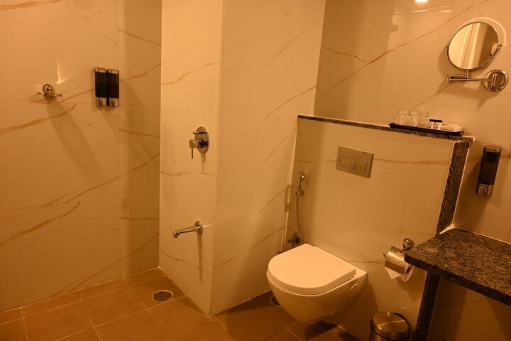 Room 15 of 20