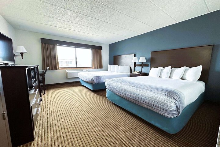 2 Queen Beds (19 of 31)