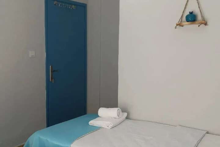 Room 7 of 32