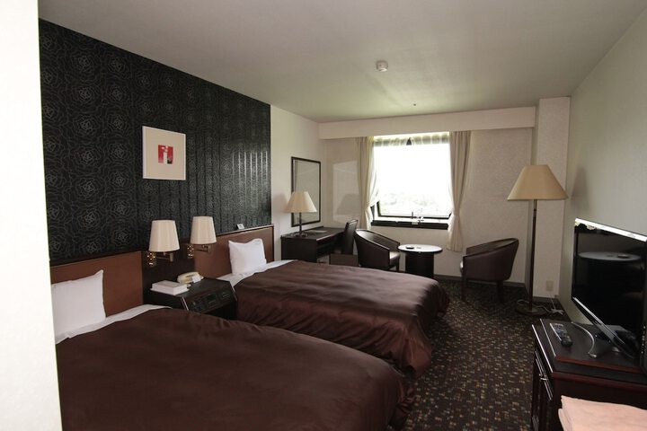 Room 5 of 38