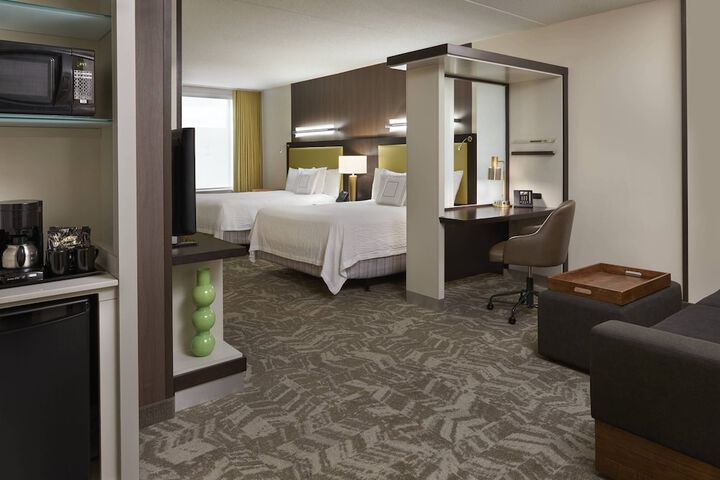 Room 9 of 28