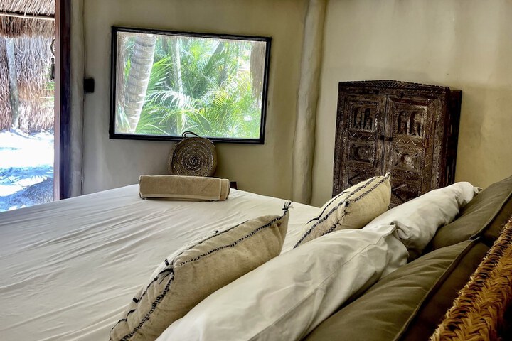 Room 18 of 36