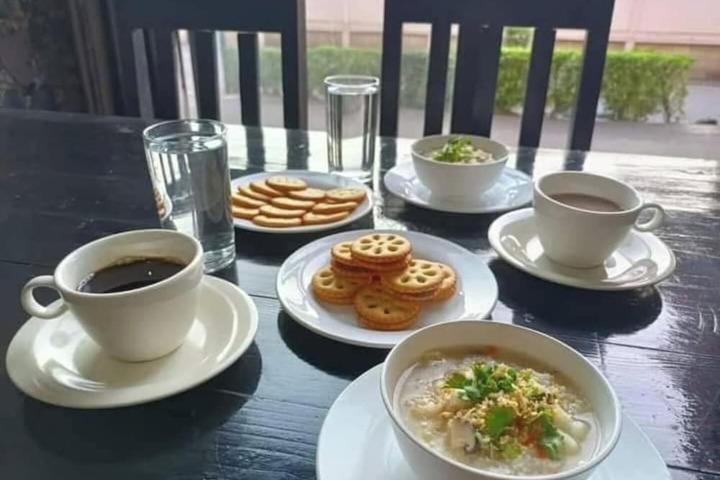 Dining 58 of 60