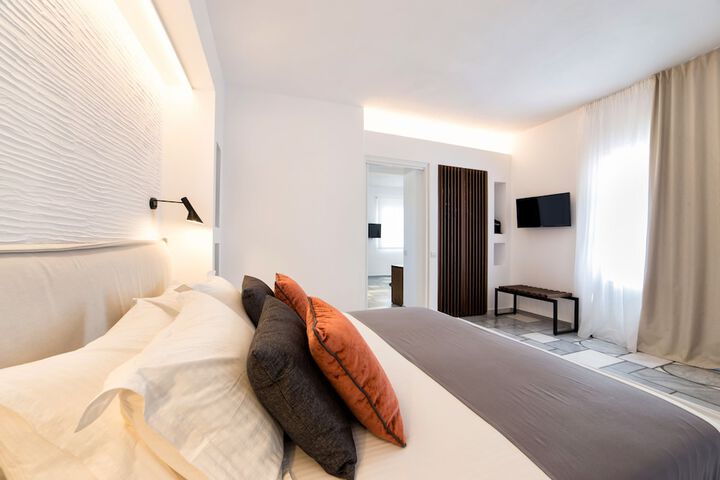 Room 82 of 340