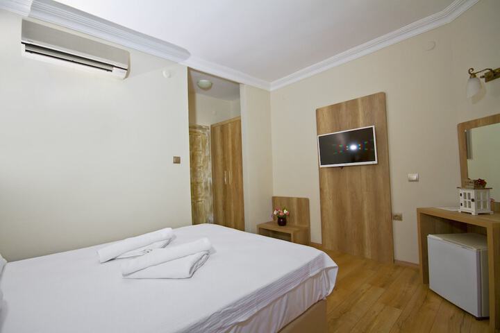 Room 18 of 138