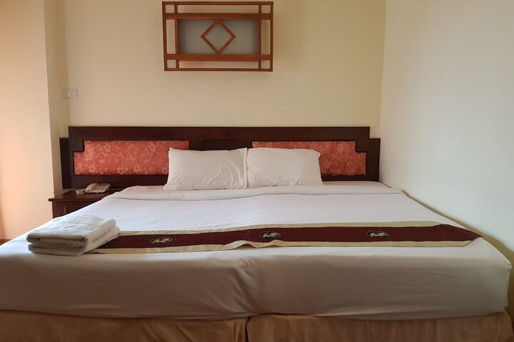 Room 44 of 79