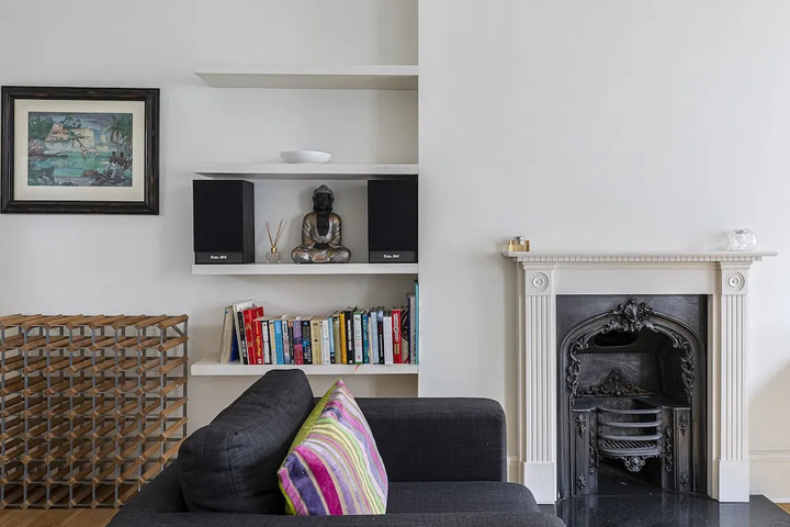 Cozy 2 BR Apt w Balcony in Pimlico near Victoria