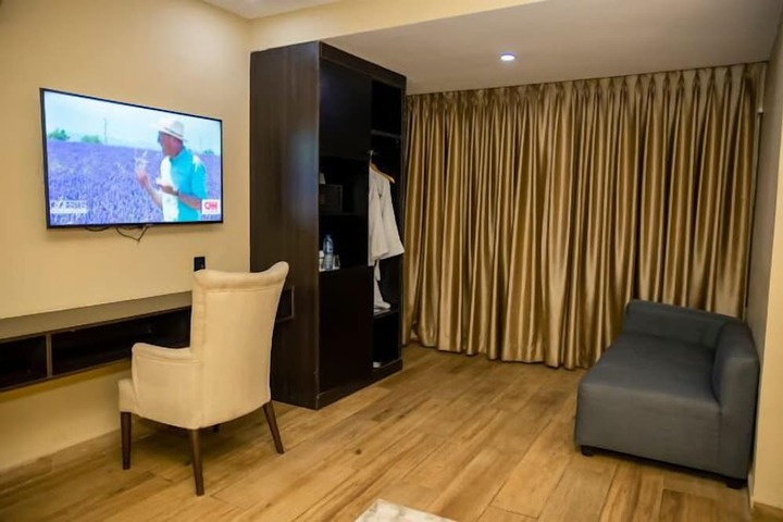 Room 6 of 46