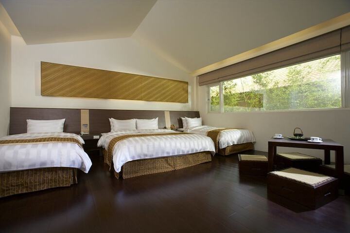 Room 4 of 62