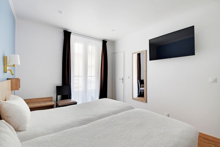 Room 15 of 49