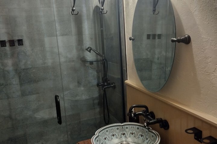 Room 14 of 21
