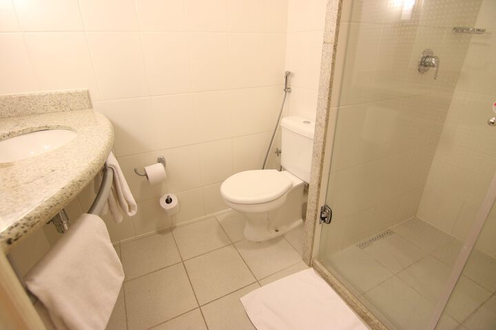 Room 18 of 32