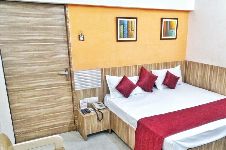 Room 6 of 29