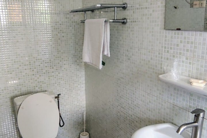 Room 18 of 32