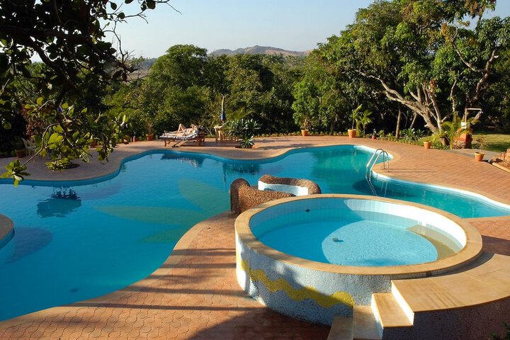 Hotel with Pool