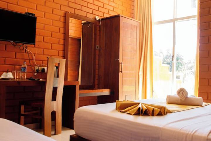 Room 5 of 15