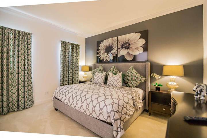 Room 2 of 122
