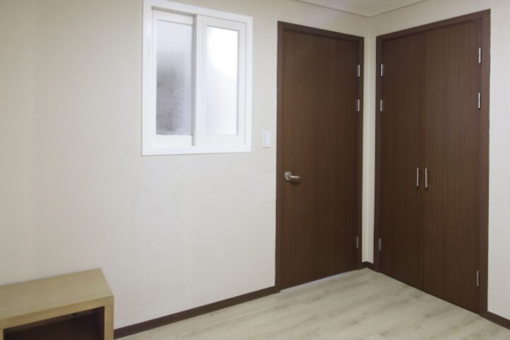 Room 5 of 42